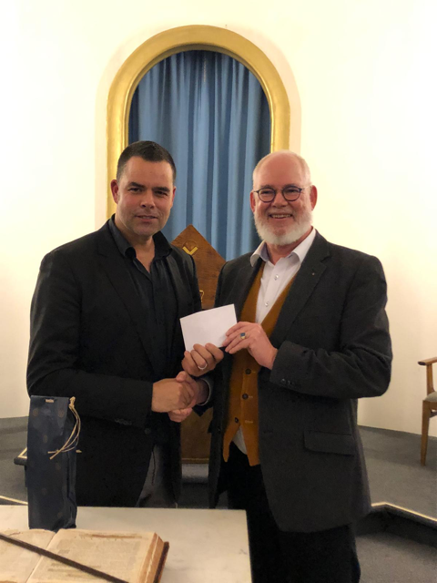 Loge De Drieslag steunt Stichting Hulphond Loge De Drieslag steunt Stichting Hulphond